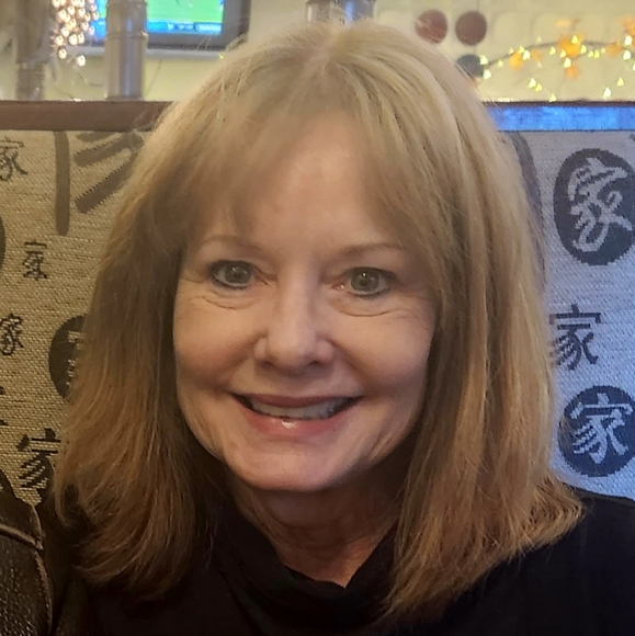 Meet your Posher, Corinne - Picture 2 of 2